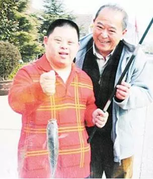 可憐天下父母心,不幸生下缺陷寶寶的八大明星!