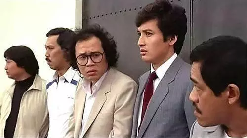 78歲吳耀漢坐擁7套房產成包租公,42歲兒子卻被女方嫌窮!一句話反嗆對方,網友:真爽!