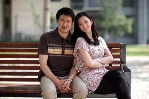 老婆有錢後和我離婚,我撫養女兒長大,10年後女兒讓我揚眉吐氣