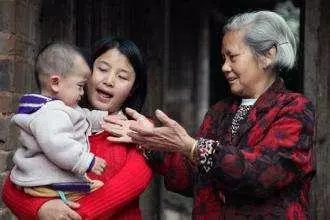 我年入20萬,養房養車,婆婆生日我送一手鐲,多年婚姻結束了