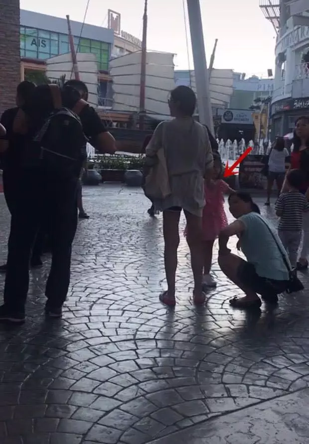 大s汪小菲一家普吉島度假,42歲大s又瘦又美宛若少女,網友:腿怎麼了?