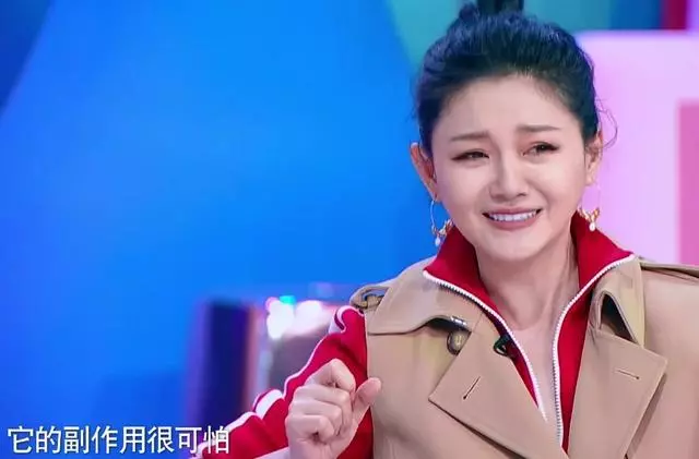 大s汪小菲一家普吉島度假,42歲大s又瘦又美宛若少女,網友:腿怎麼了?