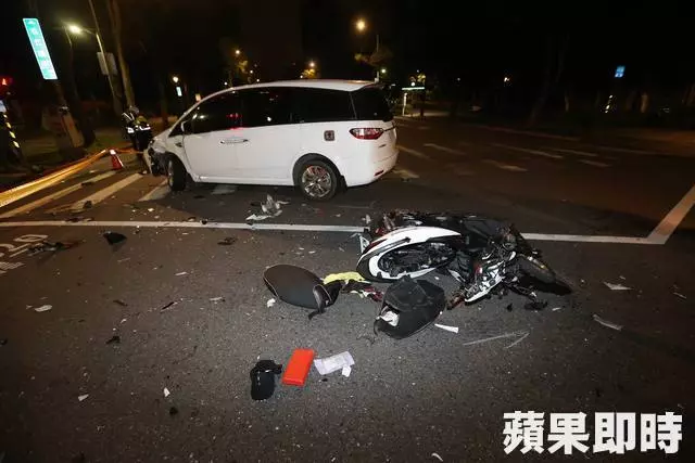 休旅車過路口遭機車側撞 騎士送醫命危