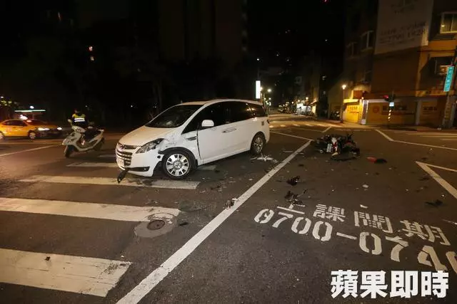 休旅車過路口遭機車側撞 騎士送醫命危