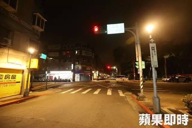 休旅車過路口遭機車側撞 騎士送醫命危