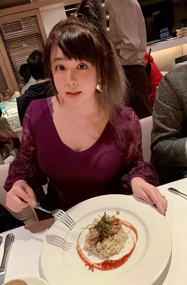 小小瑜自曝「被公婆當小孩寵」除夕被趕去睡午覺,嫁老公第二年「雙方父母一起圍爐」淚謝夫家!