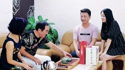 除夕到女友家拜年…他好意包3600卻被酸「喝喜酒?」 女友怒:用心待我的家人好嗎