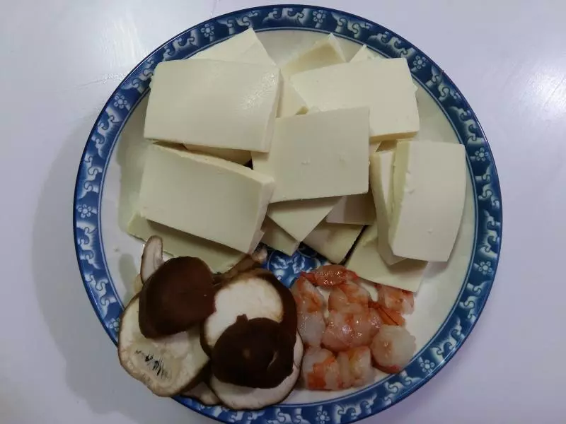 豆腐鮮嫩的做湯方法,吃不煩喝不厭,宴客也不丟面