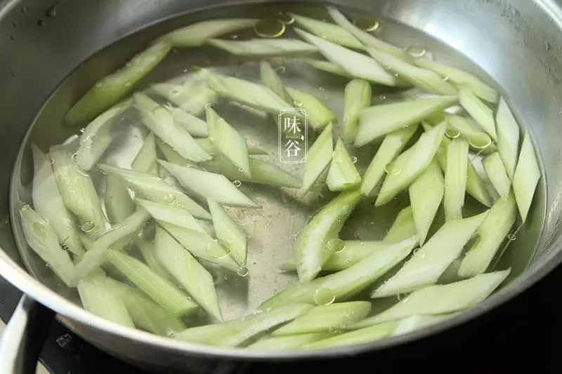 春節過後,這菜要多吃,隔三差五來一盤,清腸刮油身體好