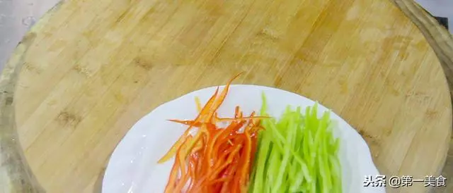 富貴肉絲,學會這個技巧,肉絲滑嫩入味,一大盤子上桌就光碟