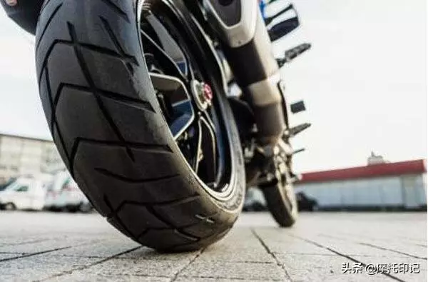 摩托車「塵封」一冬後,騎行之前,這些事項要提前準備!