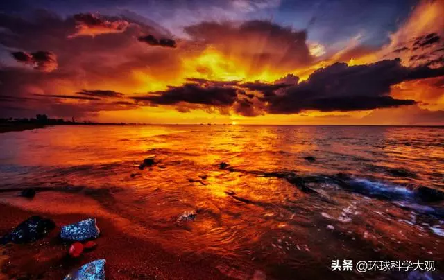 科學家憂心忡忡:海洋顏色將發生顯著變化,是地球末日的前兆嗎?