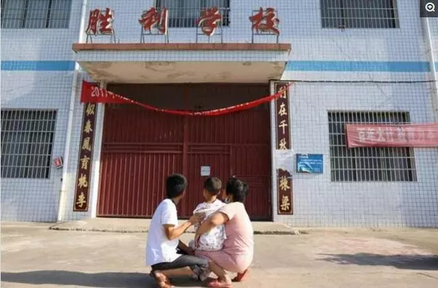 8歲男孩跟一歲弟弟同是患病,父母放棄男孩救弟弟,男孩寫下遺願