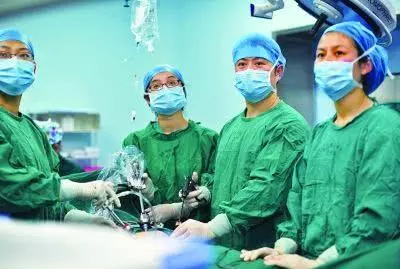 懷孕5個月的孕婦,固執引產,看到孩子的瞬間,所有人都低下了頭