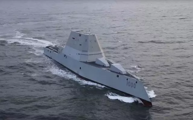 中看不中用!美軍重金打造的科幻戰艦啥回事?遇上056型都要犯難