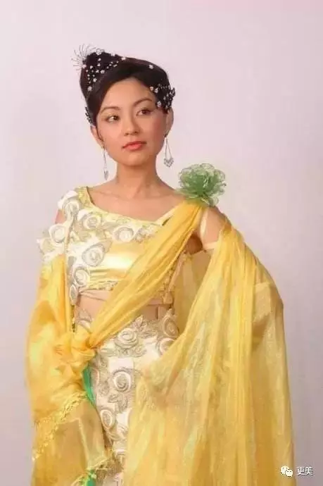 趙敏賈靜雯、芷若周海媚20年後美艷依舊,而小昭現在卻滿臉尷尬像金花婆婆了?!