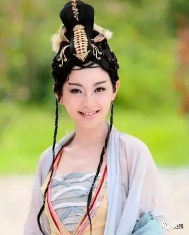 趙敏賈靜雯、芷若周海媚20年後美艷依舊,而小昭現在卻滿臉尷尬像金花婆婆了?!