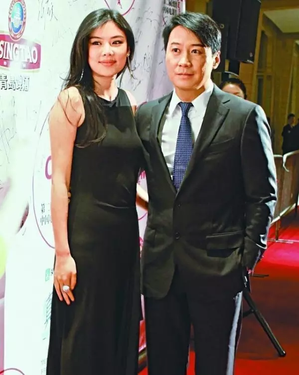 黎明為她狂砸7.5億,如今落魄爆肥做回老本行,網友:又老又醜!還敢出來!