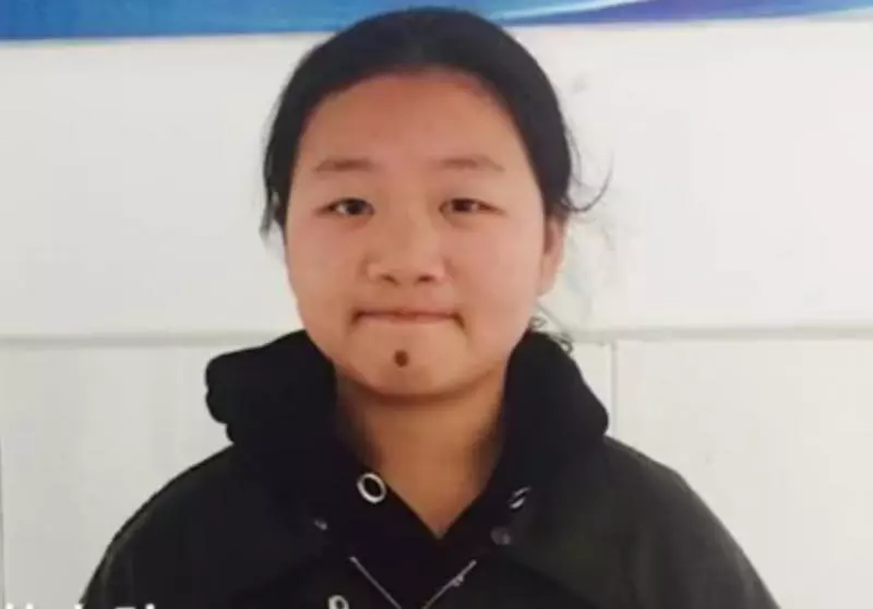 13歲女童刮傷路旁車輛!旁人勸快跑,她勇於認錯留下道歉文,車主暖回:「賠我1塊就好!」