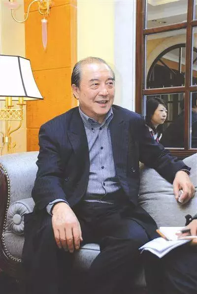 曾殘害古龍得肝病,騙走舒淇的初次,晚年患癌下場淒涼...!