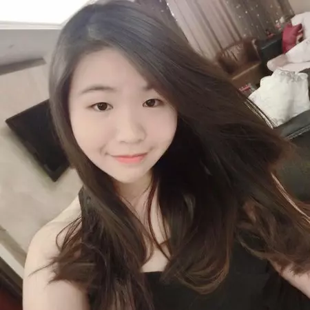 張君雅小妹妹過了11年變「可愛小護士」,一雙「白嫩細腿」更美瞎眾人的眼!