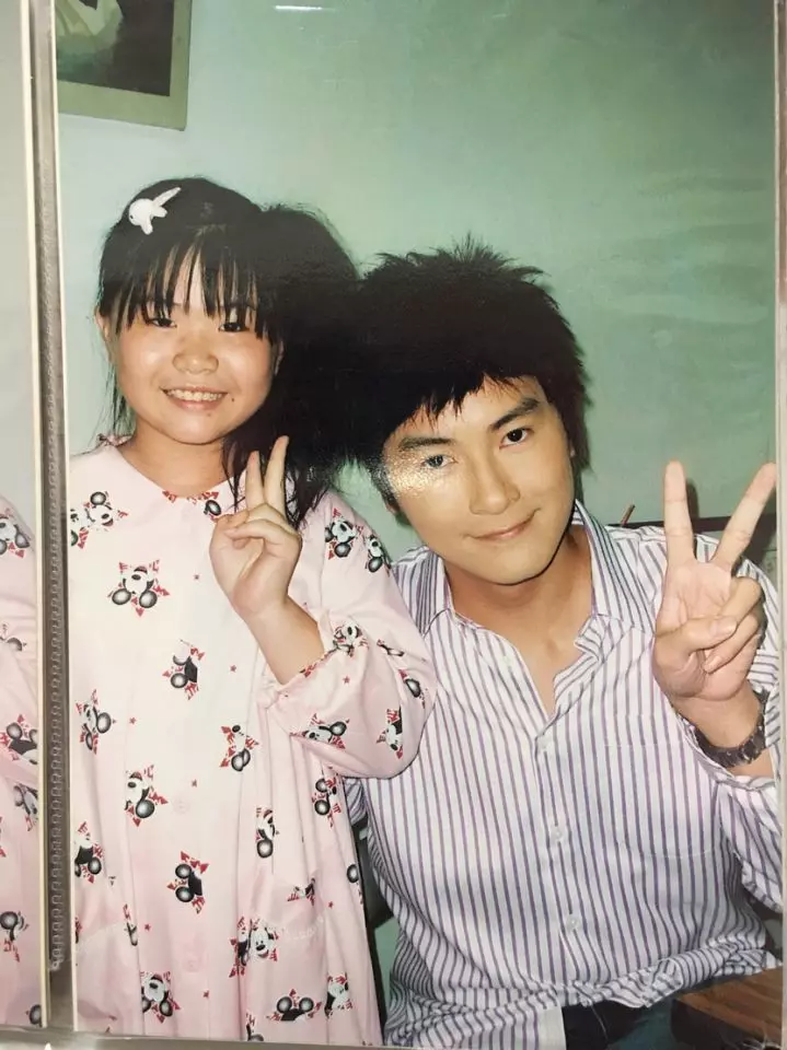 張君雅小妹妹過了11年變「可愛小護士」,一雙「白嫩細腿」更美瞎眾人的眼!