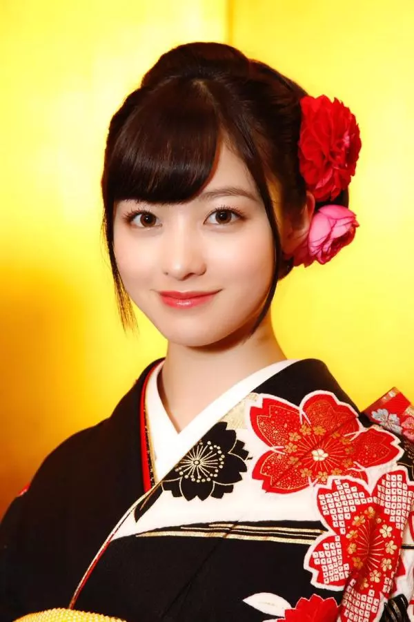 日本「千年一遇美少女」成年,「14歲奇蹟美照」風靡全亞洲,6年後超進化「20歲大人的她」讓全網再暴動