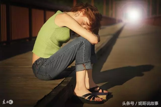 老爸說,早晚有一天你要離了婚抱著孩子哭啼的回來,現在應驗了!