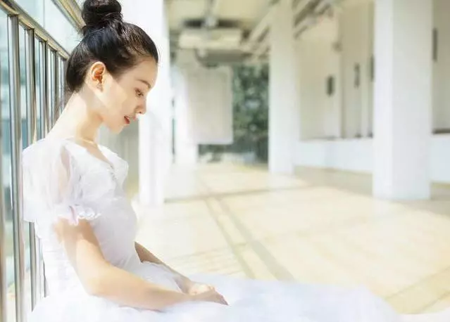 離婚十五年你沒給撫養費,現在沒人養老想到女兒了?