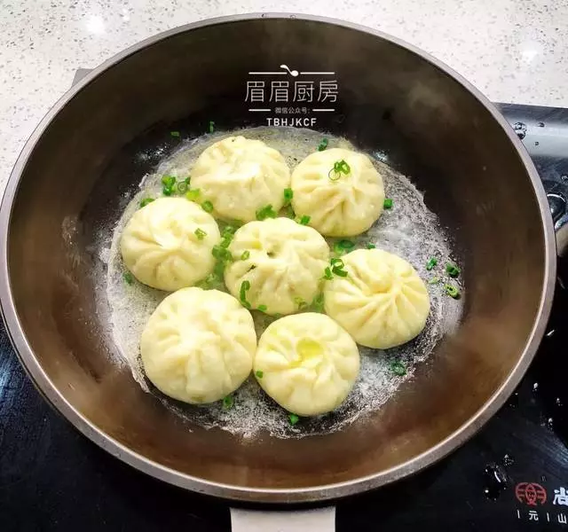 皮酥餡香,底部焦脆的冰花水煎包,一口氣能吃五個!