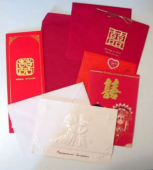 豪包5000竟慘被當「婚宴蟑螂」!他出示請帖拿回紅包,直接打臉工作人員,網友:「看盡人情冷暖!」
