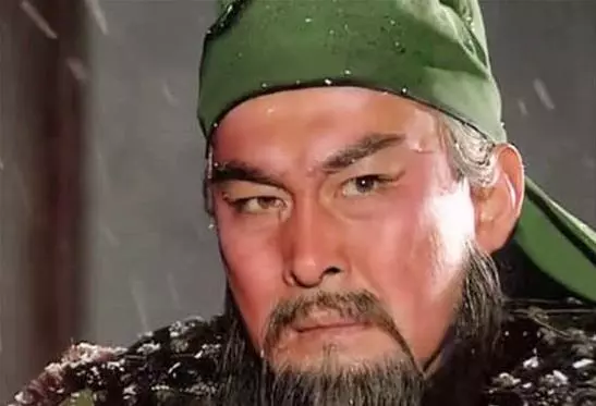 古墓出土偃月刀,重量十分詭異,學者:影響了關羽的形象!