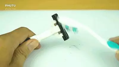 把2根舊牙刷綁在一起,效果竟然這麼好,以前的牙刷都白扔了