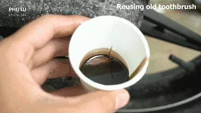 把2根舊牙刷綁在一起,效果竟然這麼好,以前的牙刷都白扔了