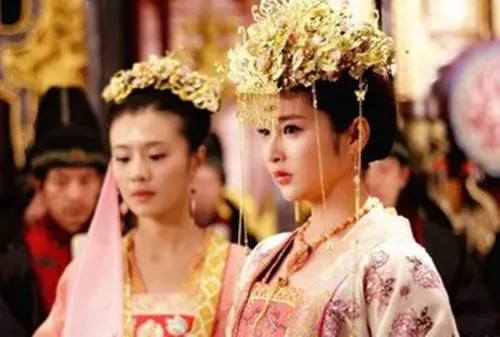 中國古代一位「嫁得最遠的公主」,等和親隊伍到達時,國王已老死!新國王又不願娶她,只能嫁給.....