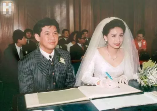 18歲成港姐亞軍,25歲嫁入豪門,夫妻恩愛20年成最幸運港姐
