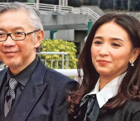 18歲成港姐亞軍,25歲嫁入豪門,夫妻恩愛20年成最幸運港姐