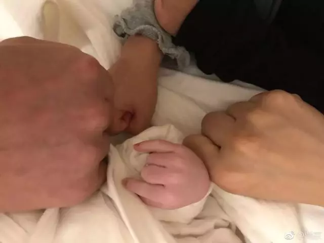 吳京又火了!被騙6000萬救地球的背後,卻被一個女人拯救!