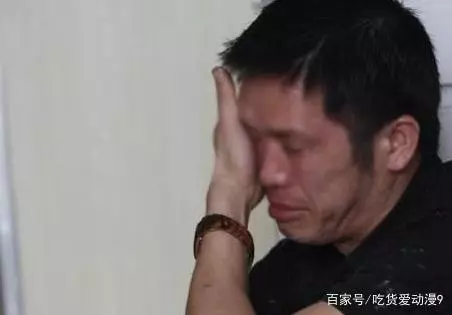 爺爺出車禍成植物人,爸無意撥錯爺爺的電話,電話一接通爸愣住了