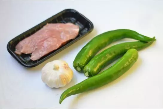 家常菜青椒肉絲的做法