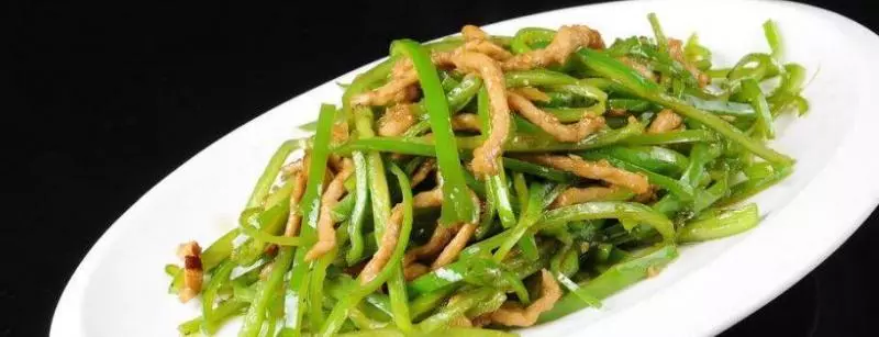 家常菜青椒肉絲的做法