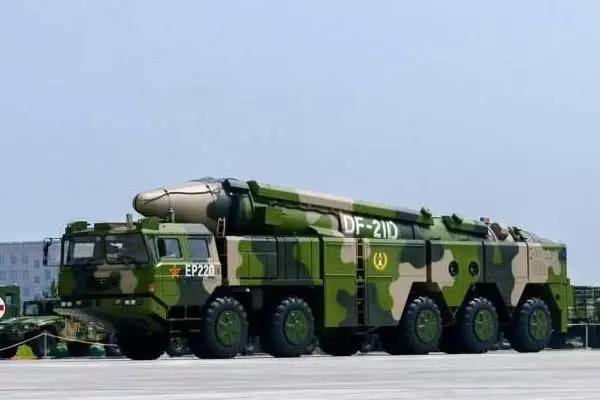 6億的武器如何擊沉500億的航母?看看我軍這款反艦飛彈就懂了