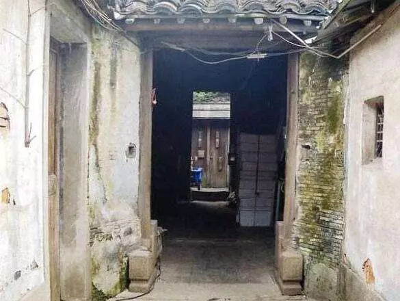 富豪臨死前偷偷給兒子女兒各100萬,沒想到等他百年後.....兄妹看到遺書喜極而泣!