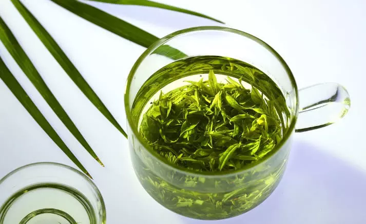 腳上4種情況,是血管「堵住」了,常吃3種食物疏通血管!