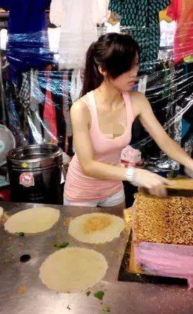五年過去了…當年紅極一時的「饒河花生捲妹」近況曝光!網淚嘆:又一個表特世代的結束!