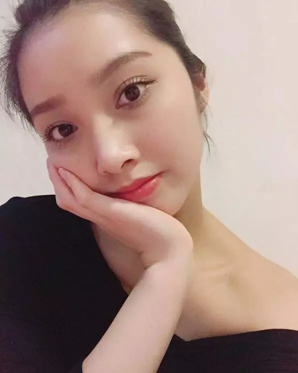 五年過去了…當年紅極一時的「饒河花生捲妹」近況曝光!網淚嘆:又一個表特世代的結束!