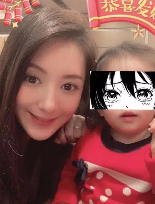 嫁大22歲老公成功產子被寵成公主,再挺孕肚拜年,被贊貴氣十足~