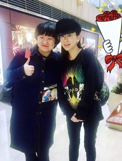 嫁大22歲老公成功產子被寵成公主,再挺孕肚拜年,被贊貴氣十足~