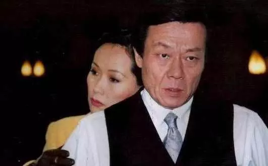 一夫二妻,樓上樓下,63歲寇世勳已後悔稱太累!