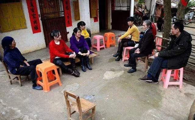 我未婚先孕,婆家嫌丟人一毛不拔,三天後回門哥來接我,婆婆愣了